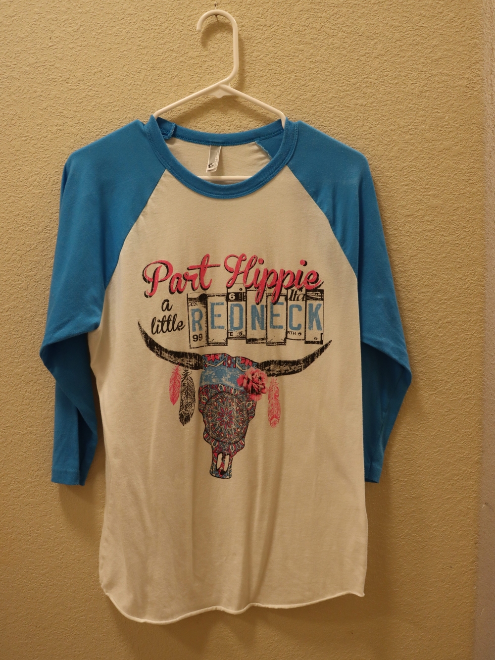 Graphic Raglan Tee "Part Hippie a Little Redneck" - Blue & White